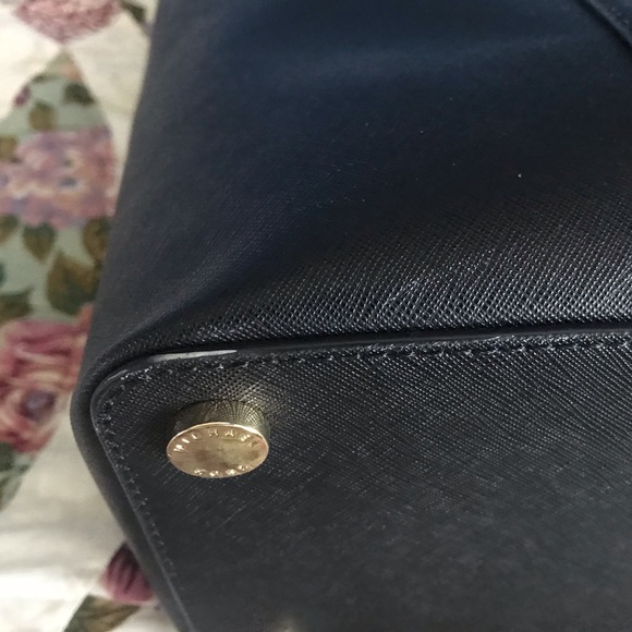 LIKE NEW Michael Kors Tote - Picture 3 of 8